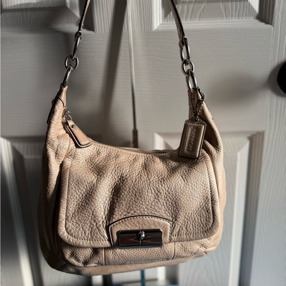 Champagne Coach Shoulder bag